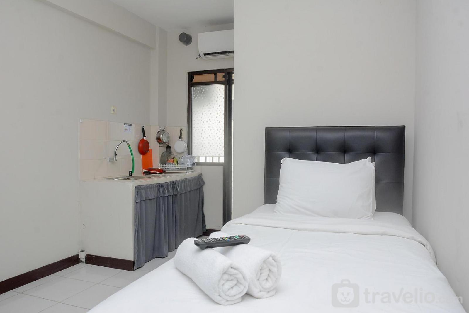 Alluring At Lagoon Town Square By Travelio Bekasi